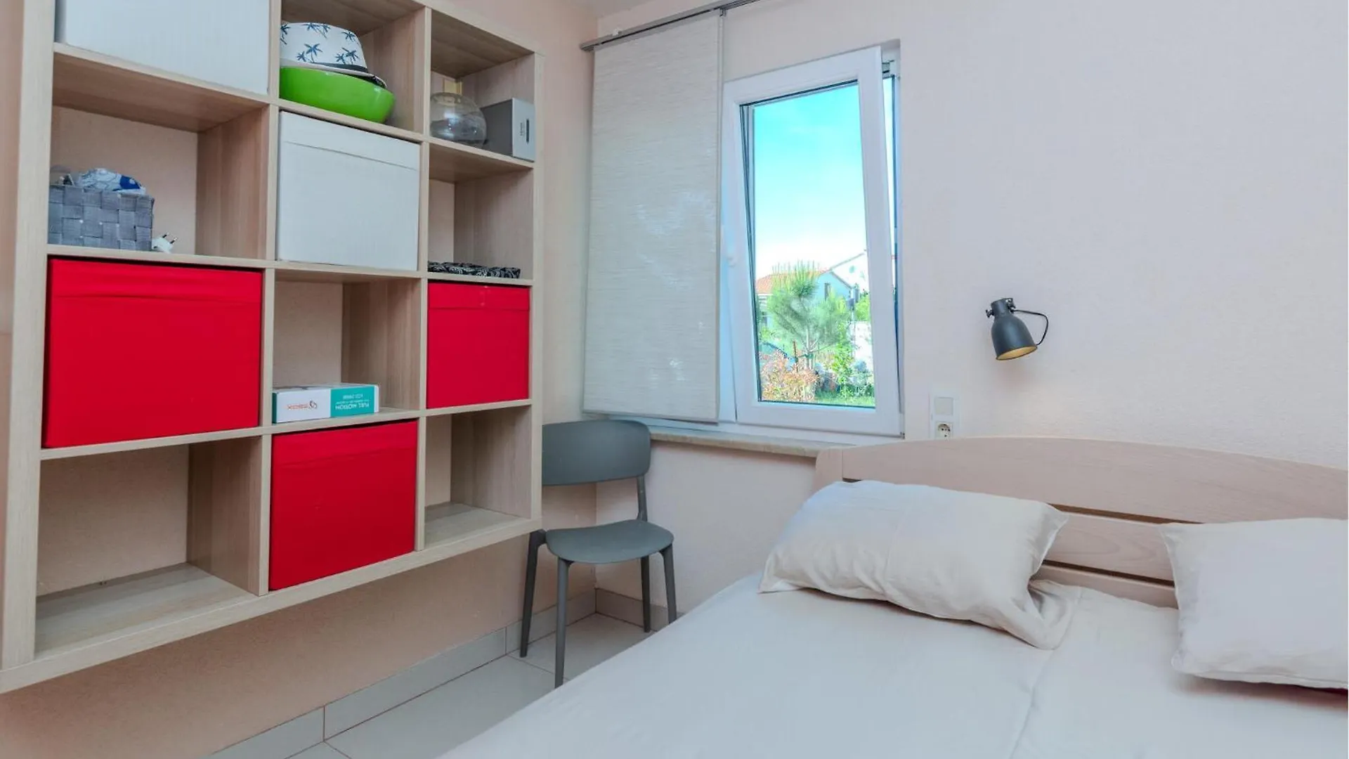 2 Bedroom Amazing Apartment In Nin 0*,