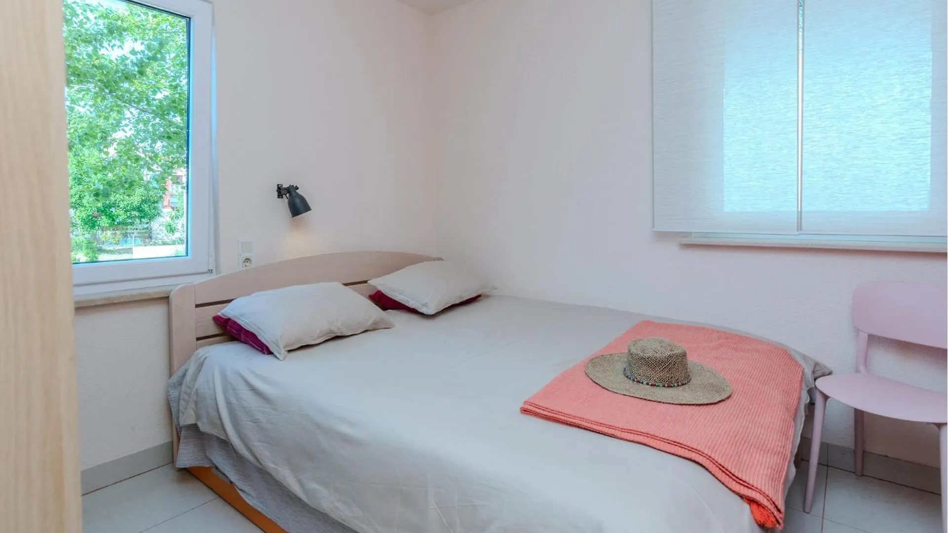 2 Bedroom Amazing Apartment In Nin